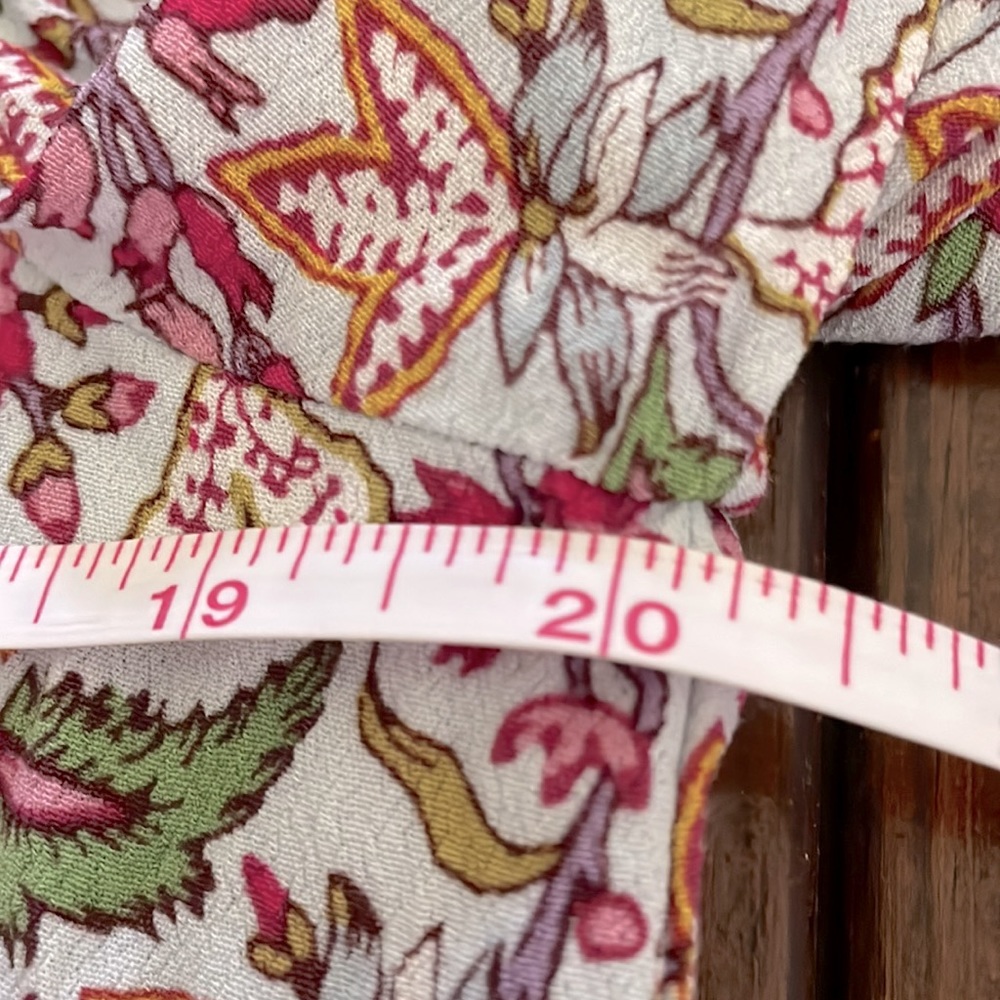 Loft Jungle Wrap V-Back Multicolor Floral Elasticized Hem Top EUC  Size Medium - Picture 13 of 14